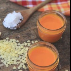 Tumeric Pain Balm (with peppermint and cayenne pepper essential oils)